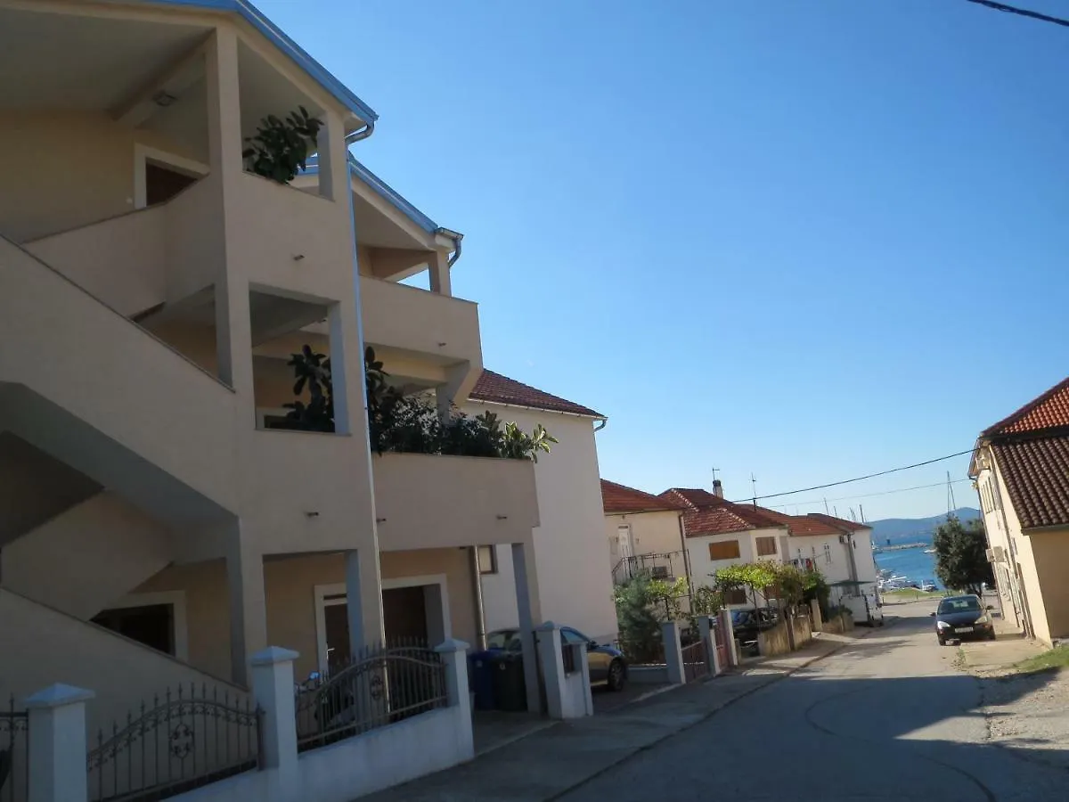 Apartmani Milena Biograd Na Moru
