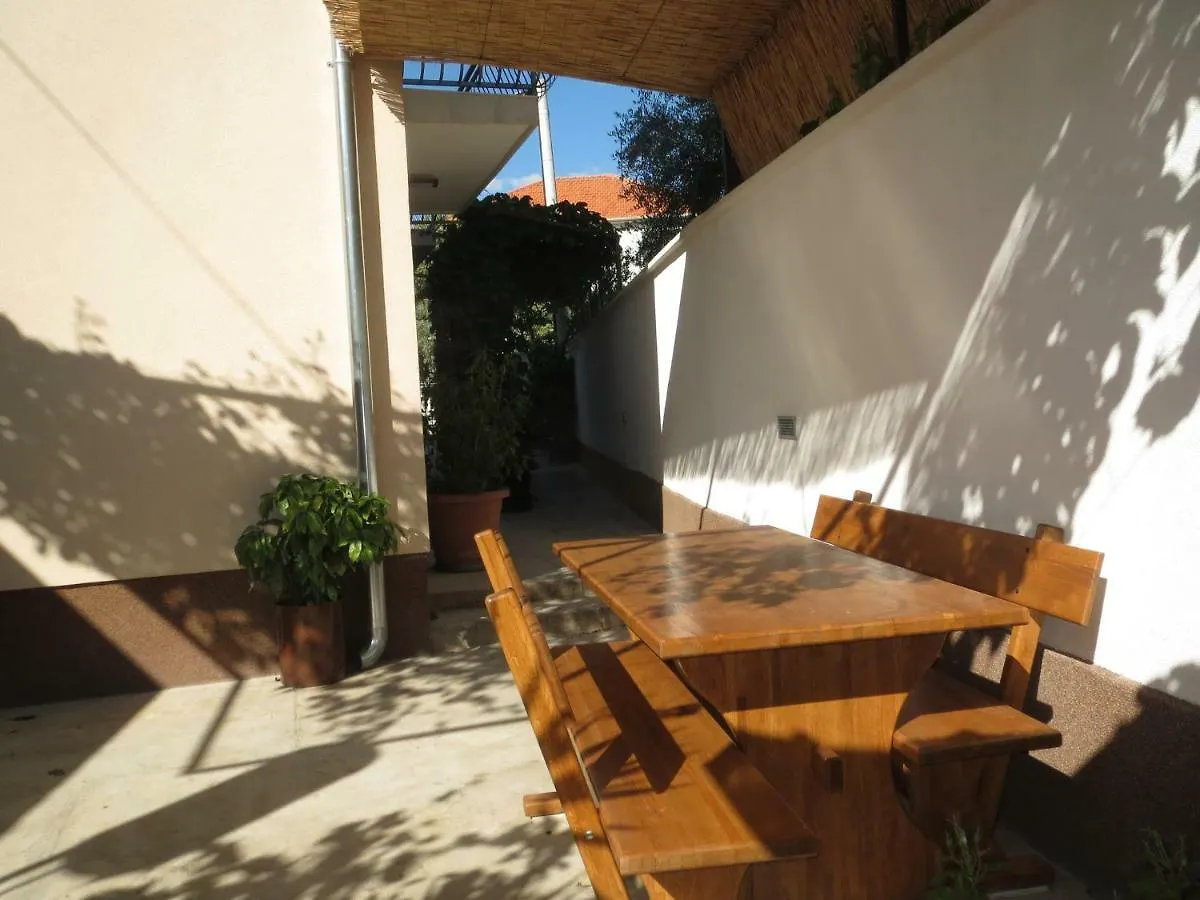 Guest house Apartmani Milena Biograd Na Moru Croatia