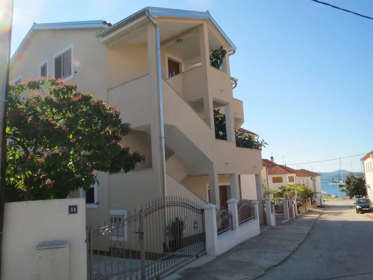 Apartmani Milena Biograd Na Moru