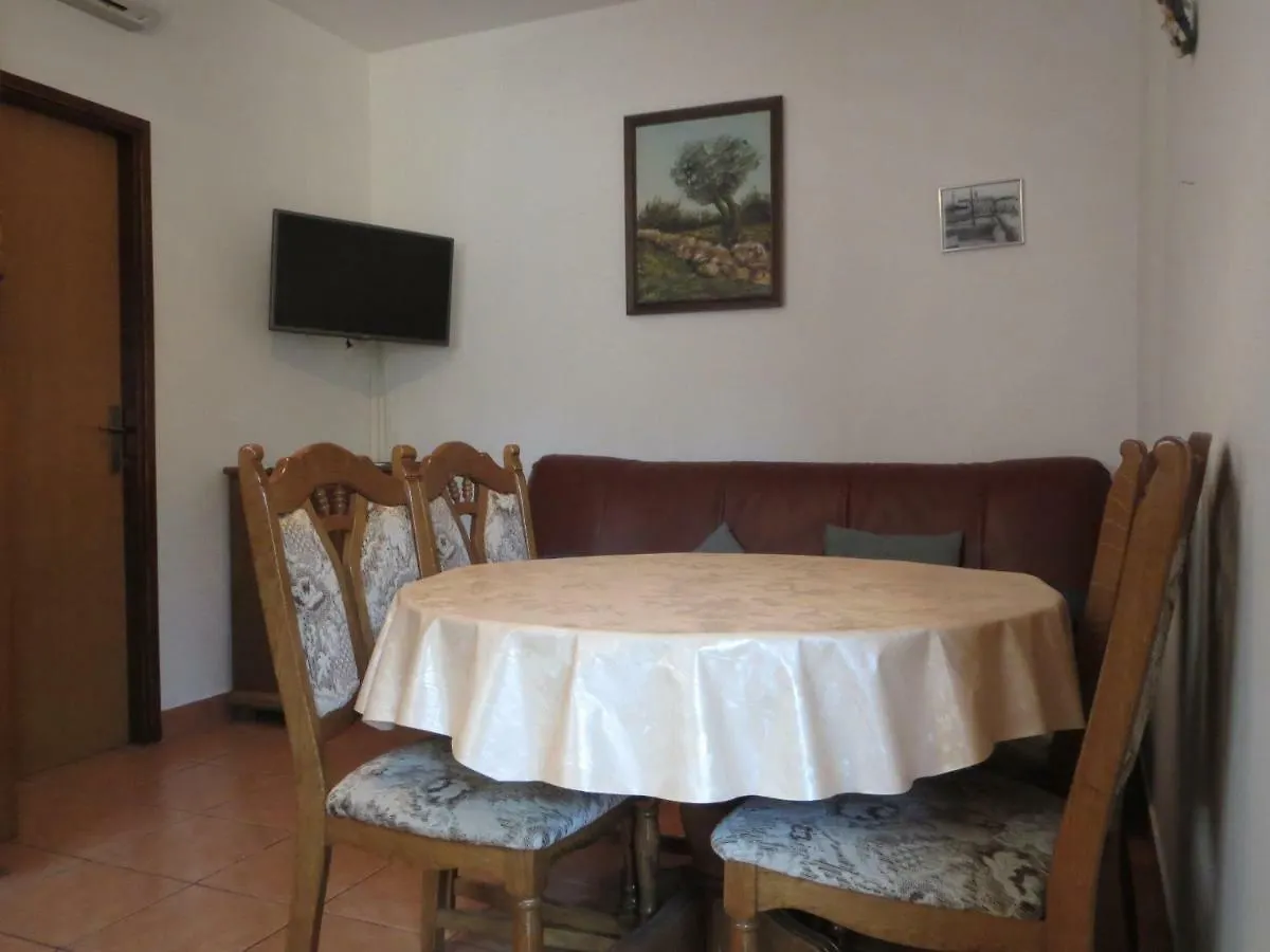 Guest house Apartmani Milena Biograd Na Moru